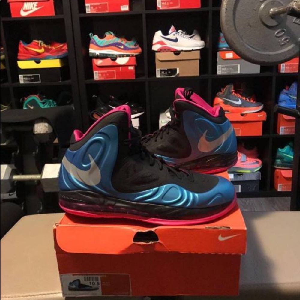 Nike Basketball Fireberry Hyperposite size 10.5